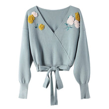 Load image into Gallery viewer, Dabuwawa V Neck Sweater Women Autumn Winter Loose Long Latern Sleeve Sweater Tops Fashion Pullovers Sweaters DN1DJS021