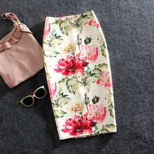 Load image into Gallery viewer, 2019 Women Skirts Casual Print Flowers Pencil Skirt Stretchy Skirts Plus Size 22 Colors
